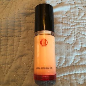 Foundation liquid